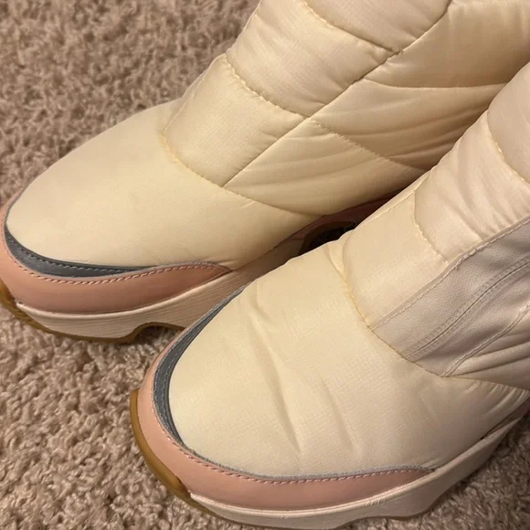 NWOB WNS Sorel Kinetic Impact Waterproof Zip Up Boots Sz 9 Chalk & Vintage Pink - Picture 9 of 11